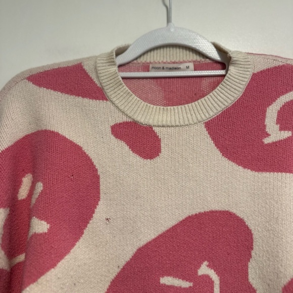 Moon & Madison Sz:M Cropped Pink Smiley Face Crew Neck Oversized Sweater. - Picture 8 of 13